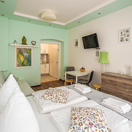 Ruterra Apartment Cimburkova Praha Bagian luar foto