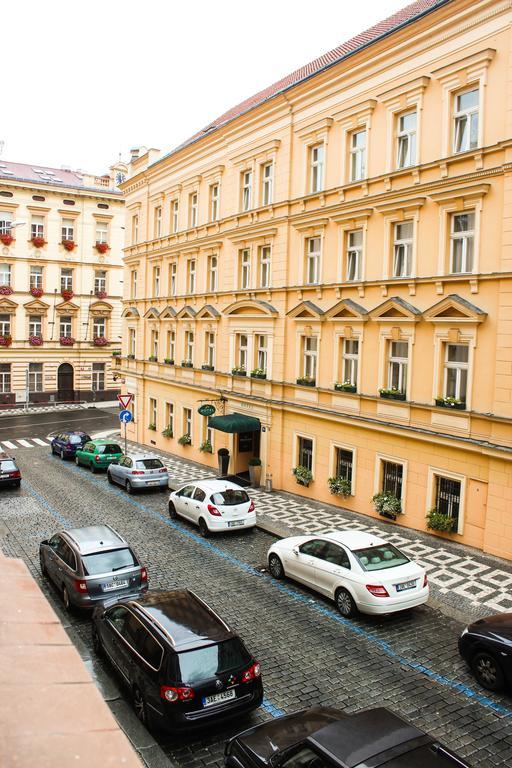 Ruterra Apartment Cimburkova Praha Bagian luar foto