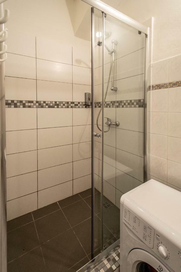 Ruterra Apartment Cimburkova Praha Bagian luar foto